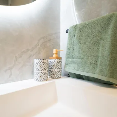 Mercury By Zaha Hadid Including Pool Access Appartement San Ġiljan