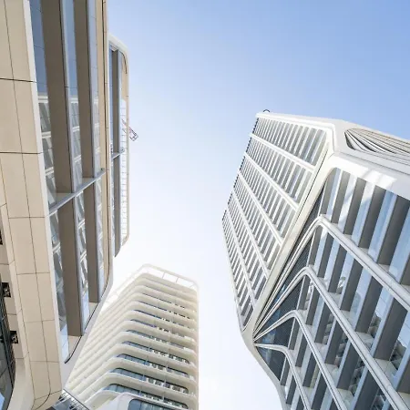 Mercury By Zaha Hadid Including Pool Access *